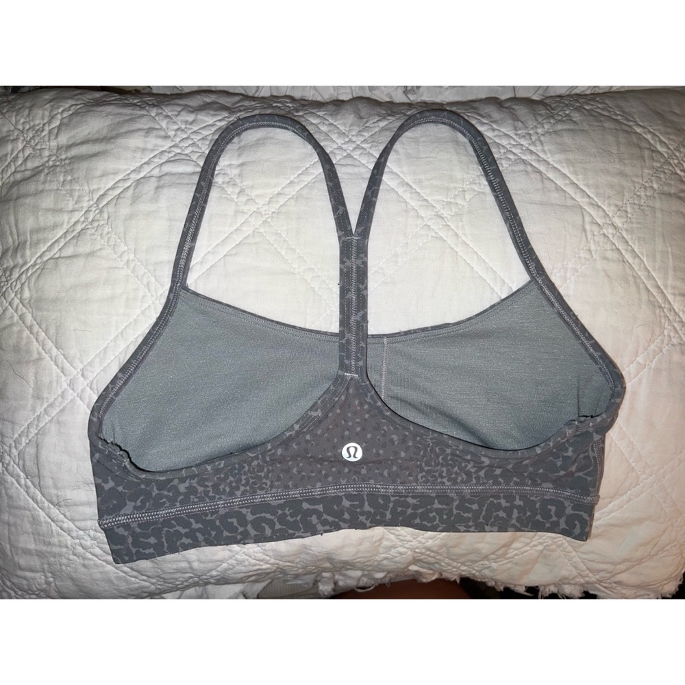 Lululemon “flow Y nulu” sports bra